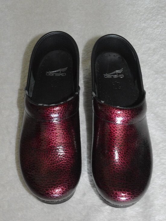 Dansko Other - Dansko Women's Clogs Glossy Dark Red and Burgundy Crackle Women's EU 39/US 8.5